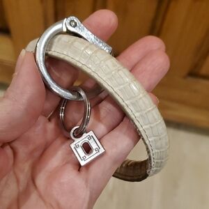 Oveture Cream Key Holder With Bag "O" Ring